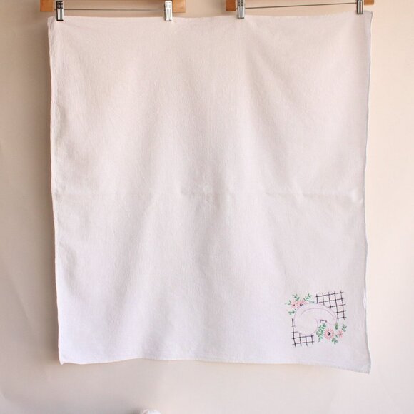 Vintage 1950s Tablecloth, Embroidered Eggplant, Or Kitchen Towel - Picture 2 of 10